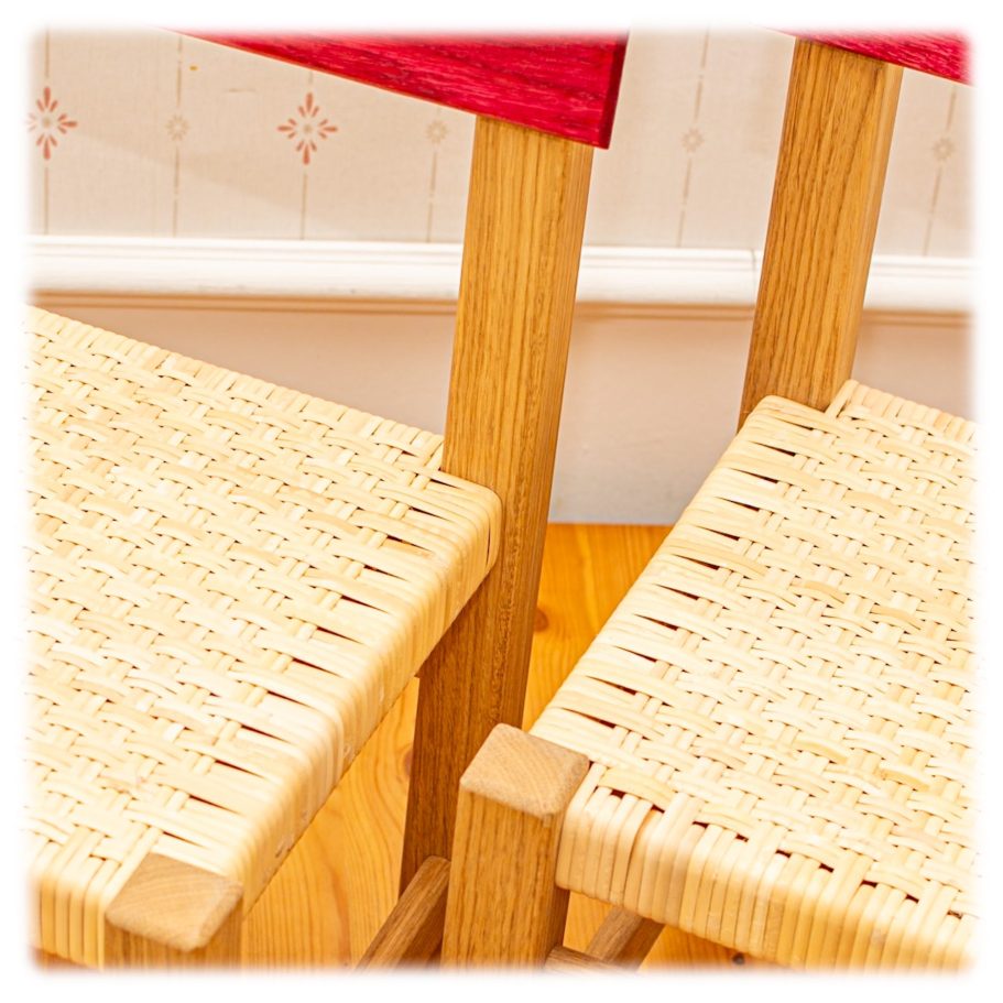 Chaise pour enfant en chêne massif avec assise en cannage et dossier rose